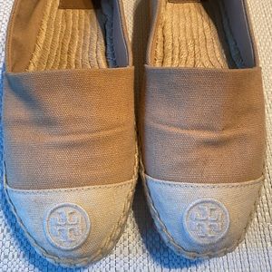 TORY BURCH Beige and white canvas espadrilles